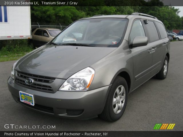 2010 Kia Sedona LX in Titanium Silver
