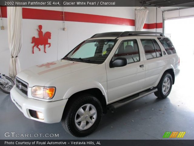 2002 Nissan Pathfinder SE 4x4 in Glacier White Pearl