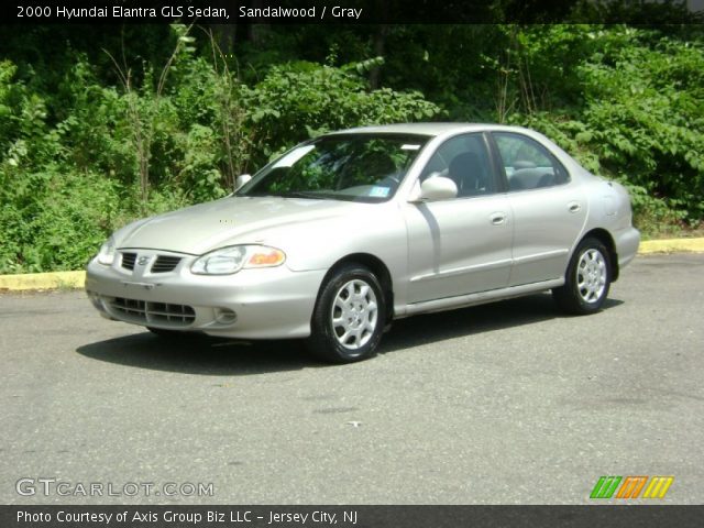 2000 Hyundai Elantra GLS Sedan in Sandalwood