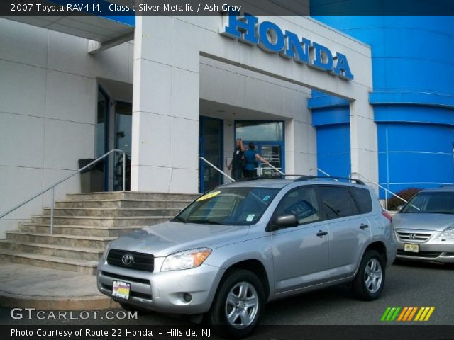 2007 Toyota RAV4 I4 in Classic Silver Metallic