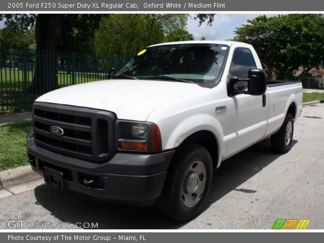 2005 Ford F250 Super Duty XL Regular Cab in Oxford White