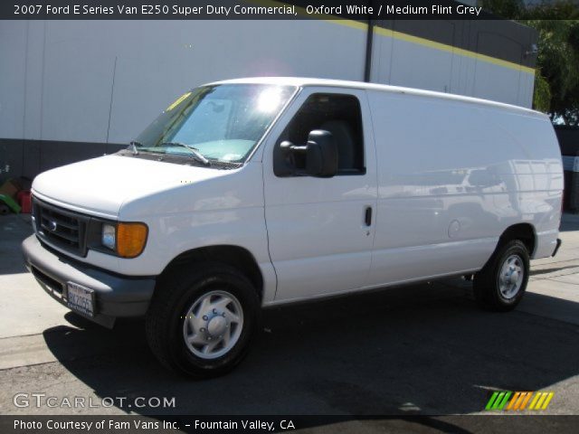 2007 Ford E Series Van E250 Super Duty Commercial in Oxford White