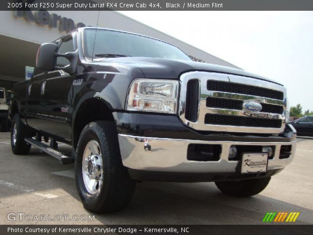2005 Ford F250 Super Duty Lariat FX4 Crew Cab 4x4 in Black