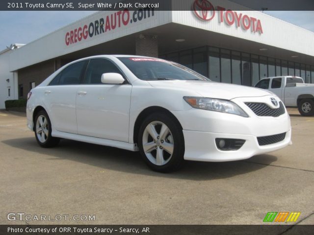 2011 Toyota Camry SE in Super White
