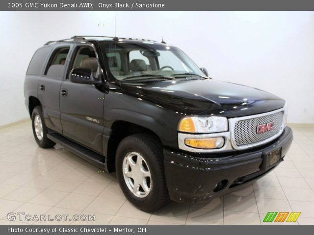 2005 GMC Yukon Denali AWD in Onyx Black