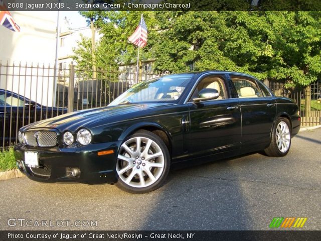 2008 Jaguar XJ XJ8 L in Botanical Green