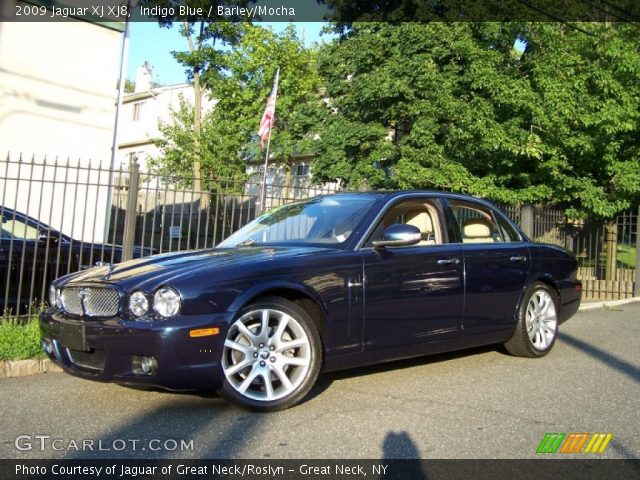 2009 Jaguar XJ XJ8 in Indigo Blue