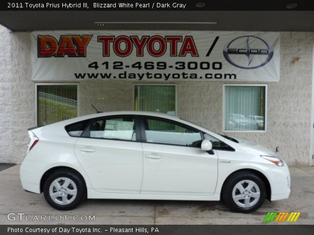 2011 Toyota Prius Hybrid III in Blizzard White Pearl