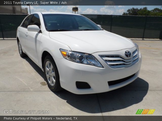 2011 Toyota Camry LE in Super White