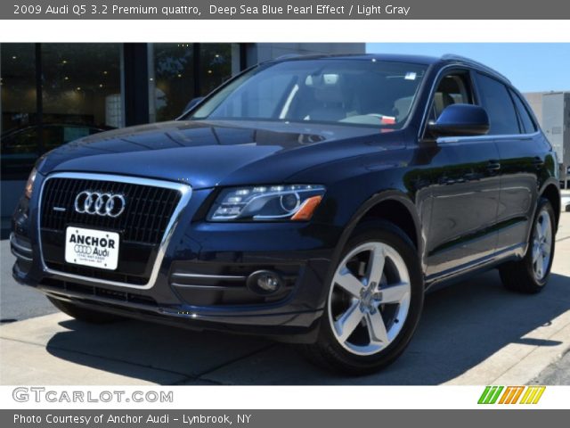 2009 Audi Q5 3.2 Premium quattro in Deep Sea Blue Pearl Effect