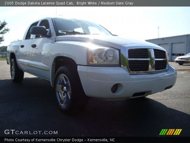 2005 Dodge Dakota Laramie Quad Cab in Bright White