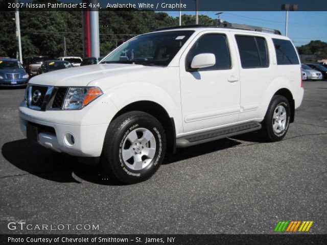 2007 Nissan Pathfinder SE 4x4 in Avalanche White