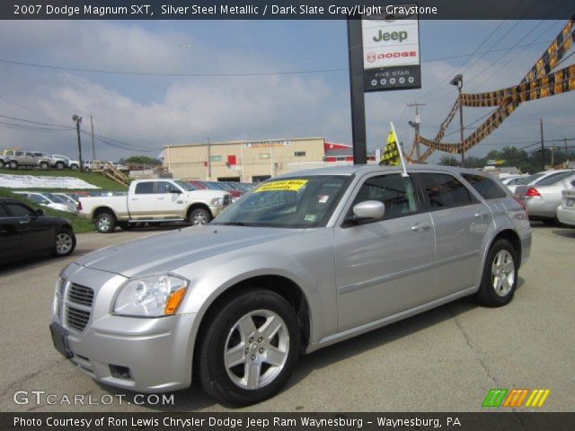 2007 Dodge Magnum SXT in Silver Steel Metallic