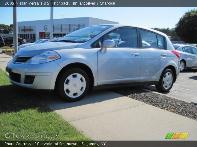 2009 Nissan versa silver #3
