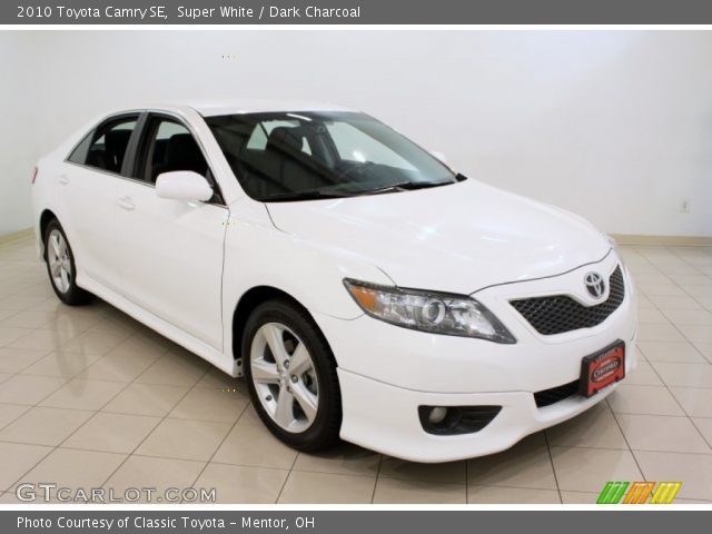 2010 Toyota Camry SE in Super White
