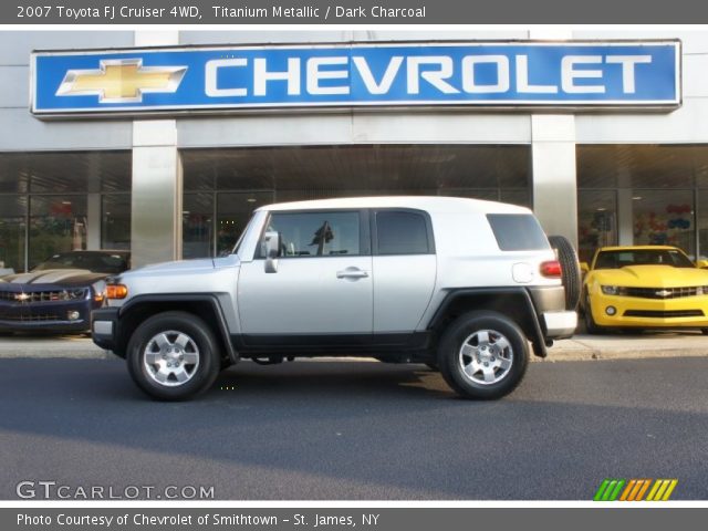 2007 Toyota FJ Cruiser 4WD in Titanium Metallic
