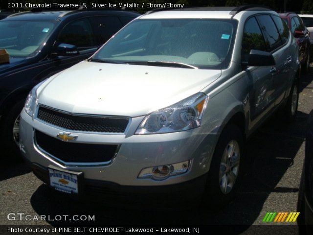 2011 Chevrolet Traverse LS in Silver Ice Metallic