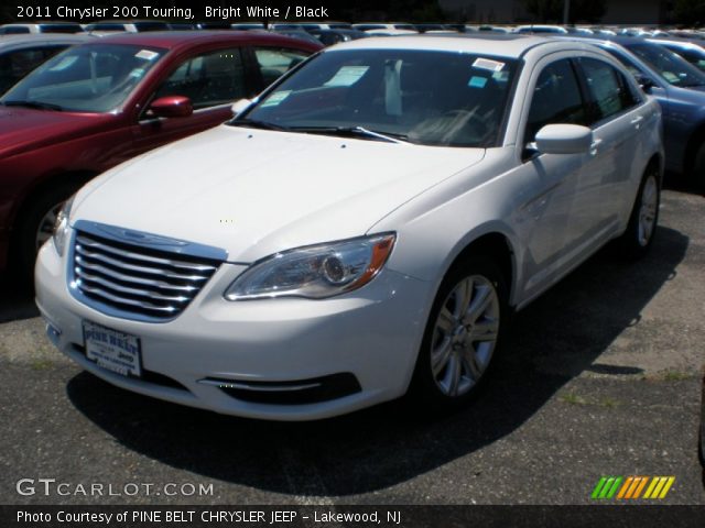 2011 Chrysler 200 Touring in Bright White