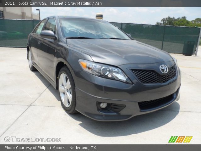 2011 Toyota Camry SE in Magnetic Gray Metallic