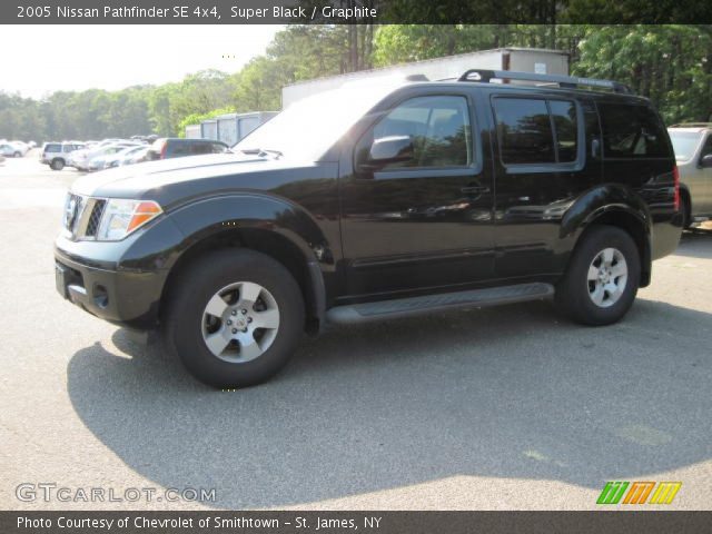 2005 Nissan Pathfinder SE 4x4 in Super Black
