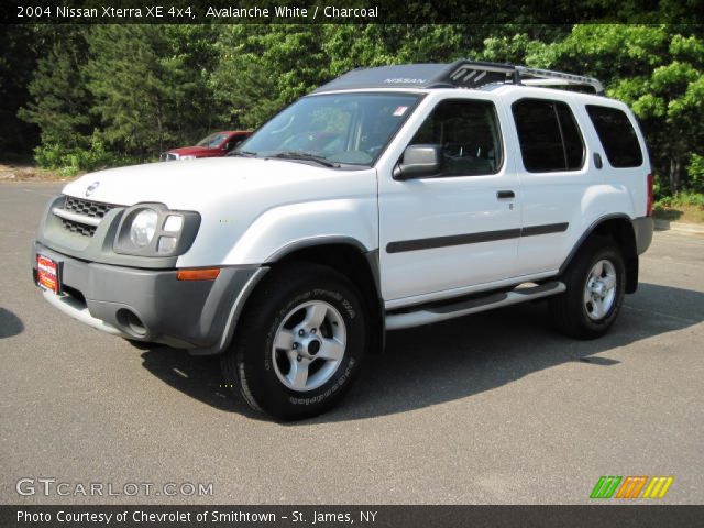 2004 White nissan xterra #3