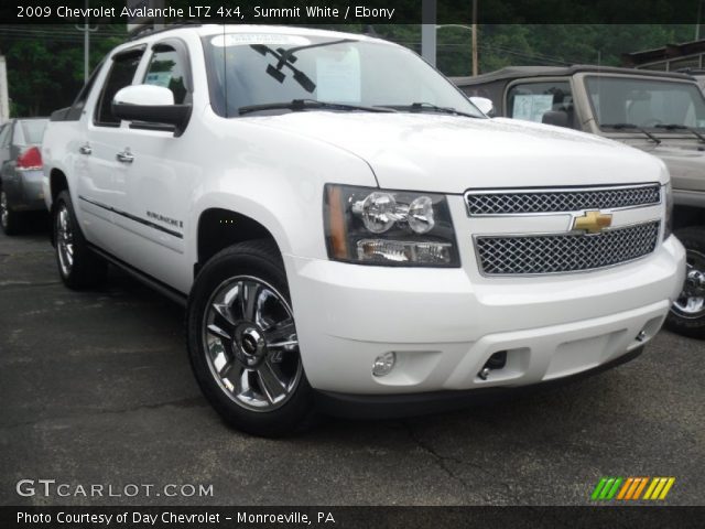 2009 Chevrolet Avalanche LTZ 4x4 in Summit White