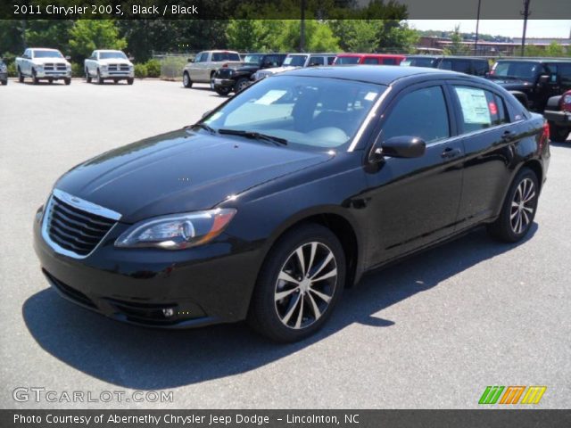2011 Chrysler 200 S in Black