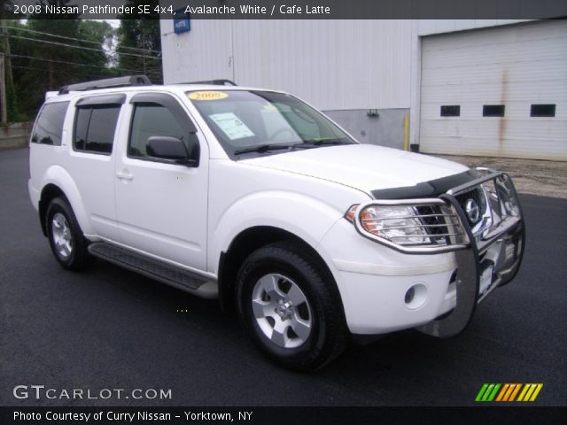 2008 Nissan Pathfinder SE 4x4 in Avalanche White