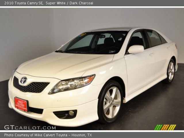 2010 Toyota Camry SE in Super White