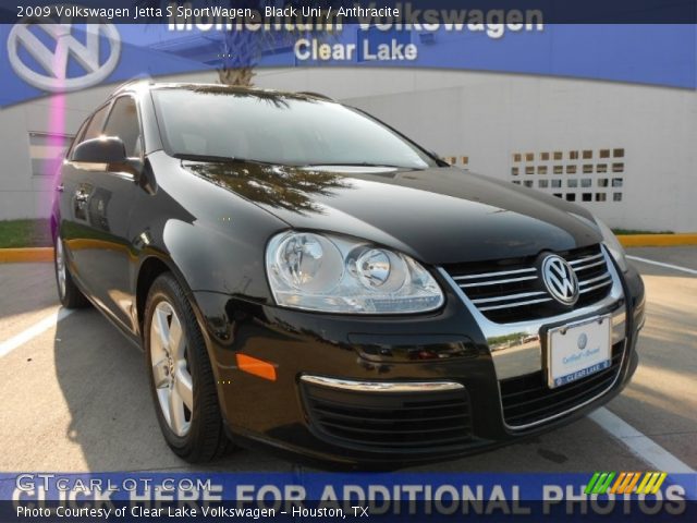 2009 Volkswagen Jetta S SportWagen in Black Uni