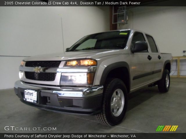 2005 Chevrolet Colorado LS Crew Cab 4x4 in Doeskin Tan