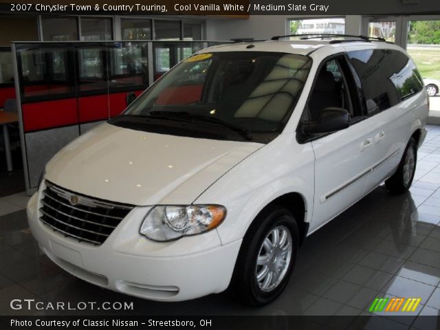 2007 Chrysler Town & Country Touring in Cool Vanilla White