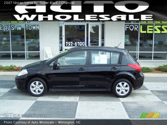 2007 Nissan Versa SL in Super Black