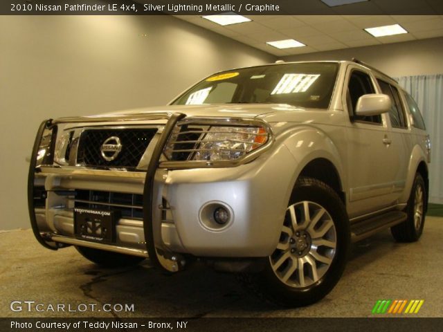 2010 Nissan Pathfinder LE 4x4 in Silver Lightning Metallic