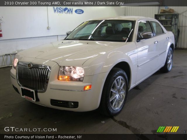 2010 Chrysler 300 Touring AWD in Cool Vanilla White