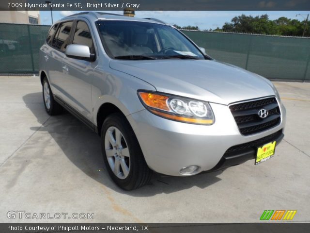 2009 Hyundai Santa Fe SE in Bright Silver