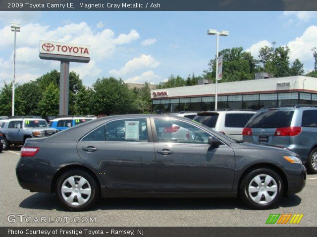 2009 Toyota Camry LE in Magnetic Gray Metallic