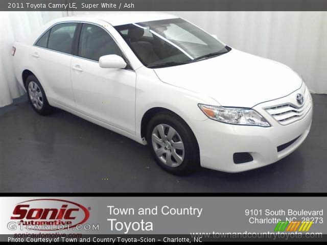 2011 Toyota Camry LE in Super White