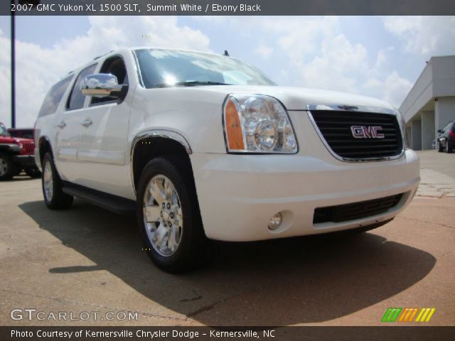 2007 GMC Yukon XL 1500 SLT in Summit White