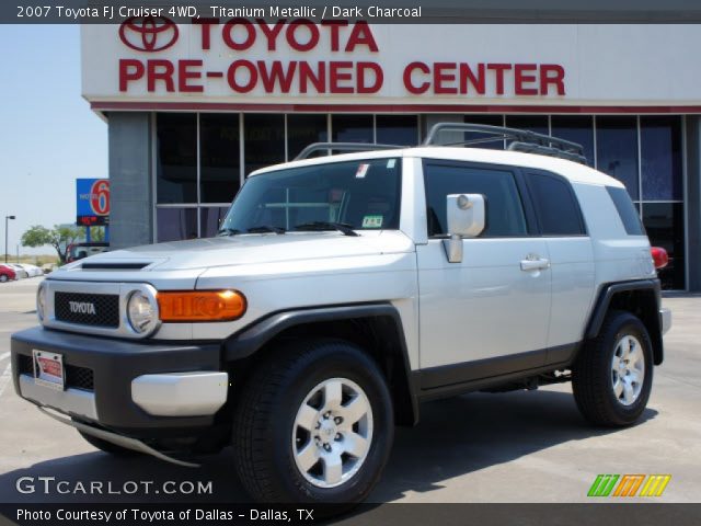 2007 Toyota FJ Cruiser 4WD in Titanium Metallic