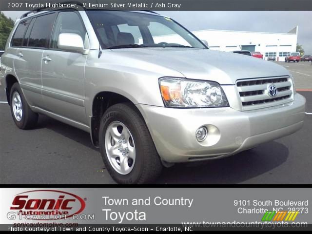 2007 Toyota Highlander  in Millenium Silver Metallic