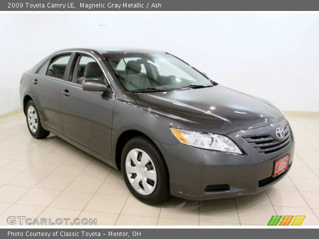 2009 Toyota Camry LE in Magnetic Gray Metallic