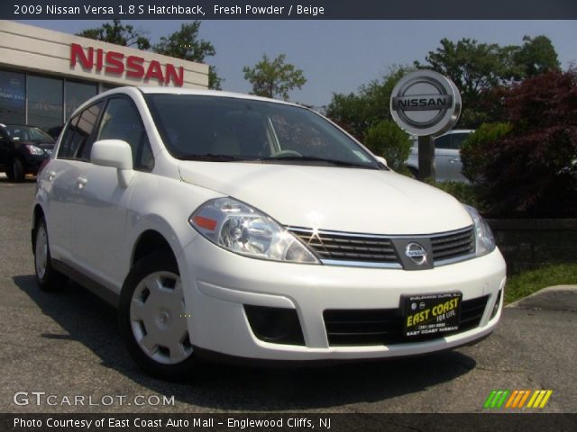 2009 Nissan Versa 1.8 S Hatchback in Fresh Powder