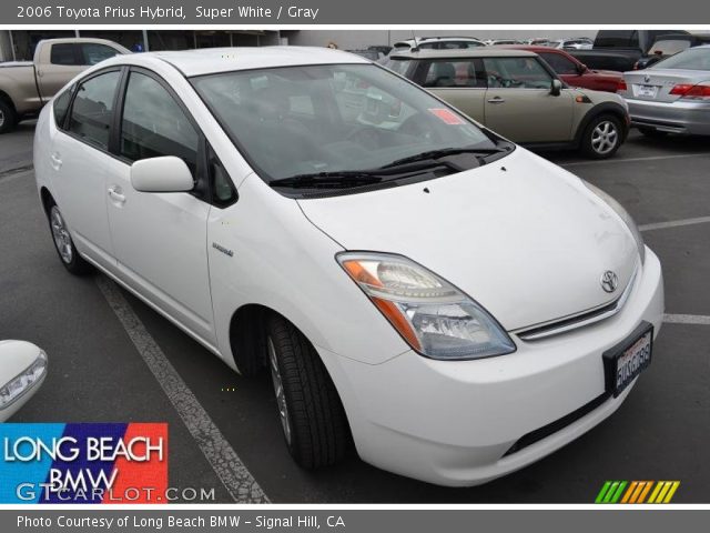 2006 Toyota Prius Hybrid in Super White