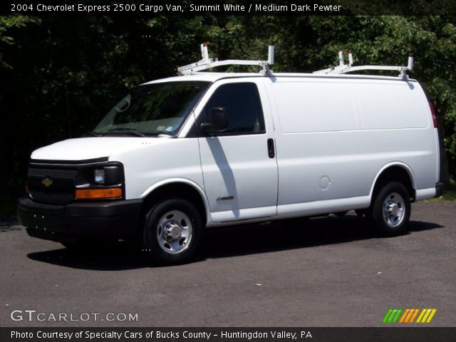 2004 Chevrolet Express 2500 Cargo Van in Summit White