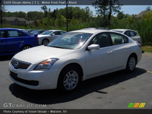 2009 Nissan Altima 2.5 S in Winter Frost Pearl
