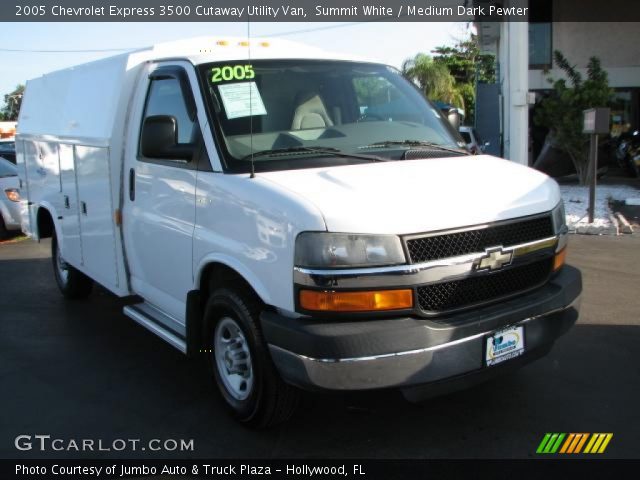 2005 Chevrolet Express 3500 Cutaway Utility Van in Summit White