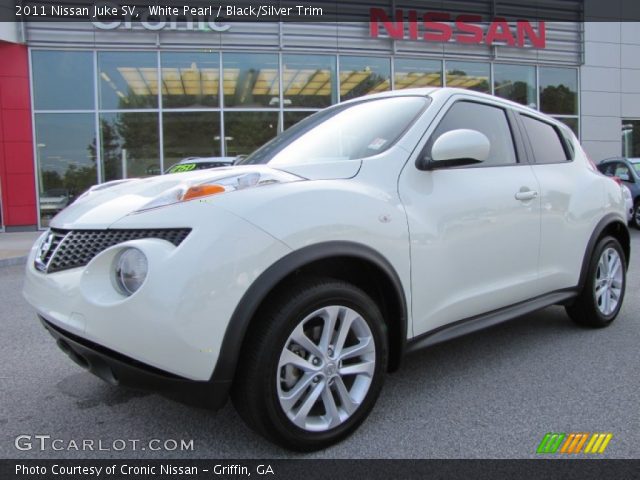 2011 Nissan Juke SV in White Pearl