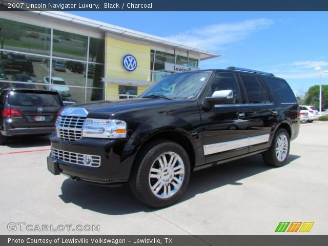 2007 Lincoln Navigator Luxury in Black