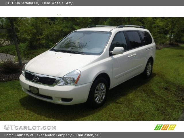 2011 Kia Sedona LX in Clear White